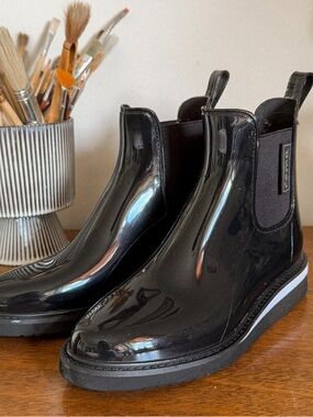 Roma Glossy Black Chelsea Rain Boots